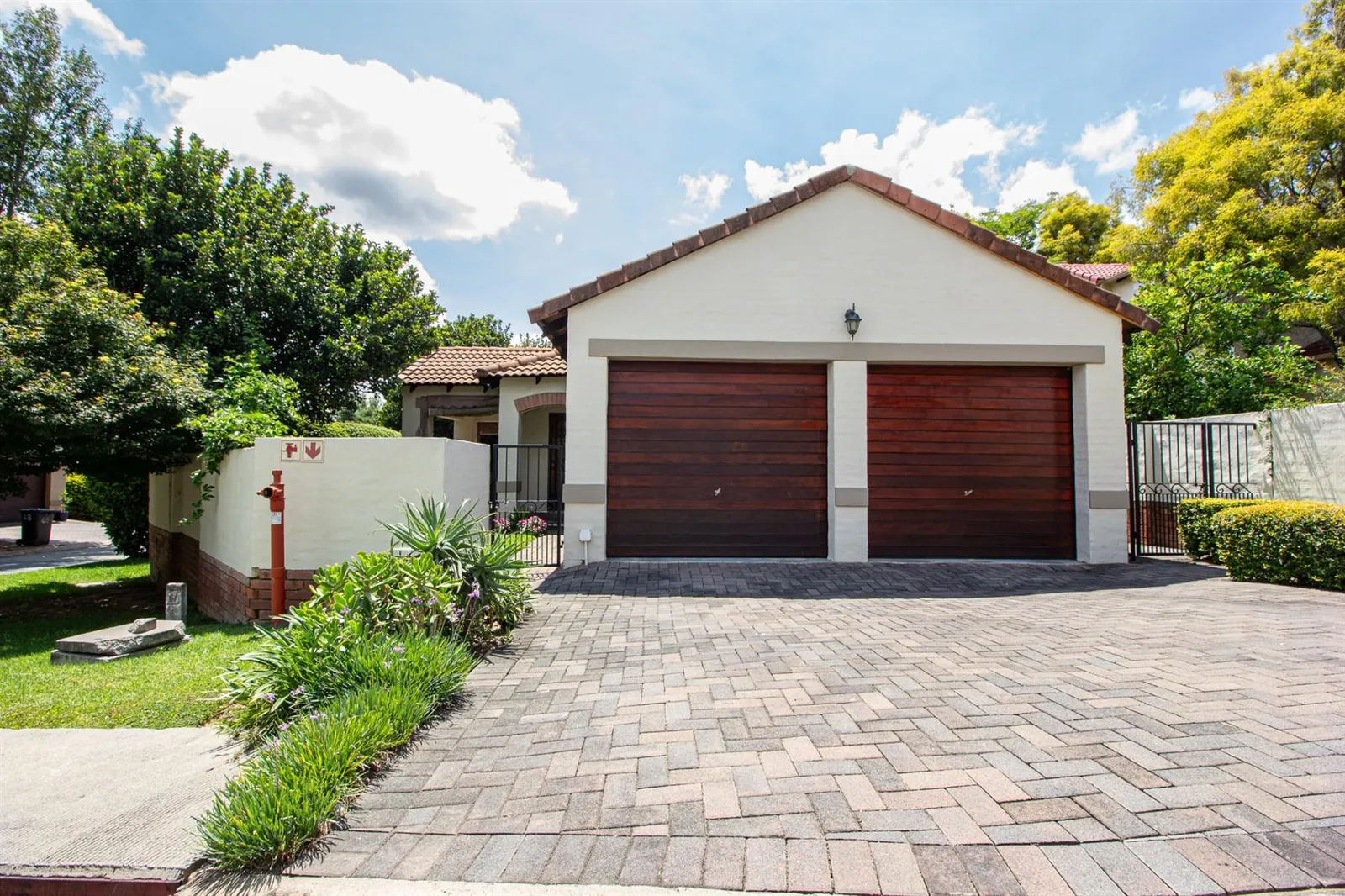 Townhouse in Bloubosrand, Randburg
