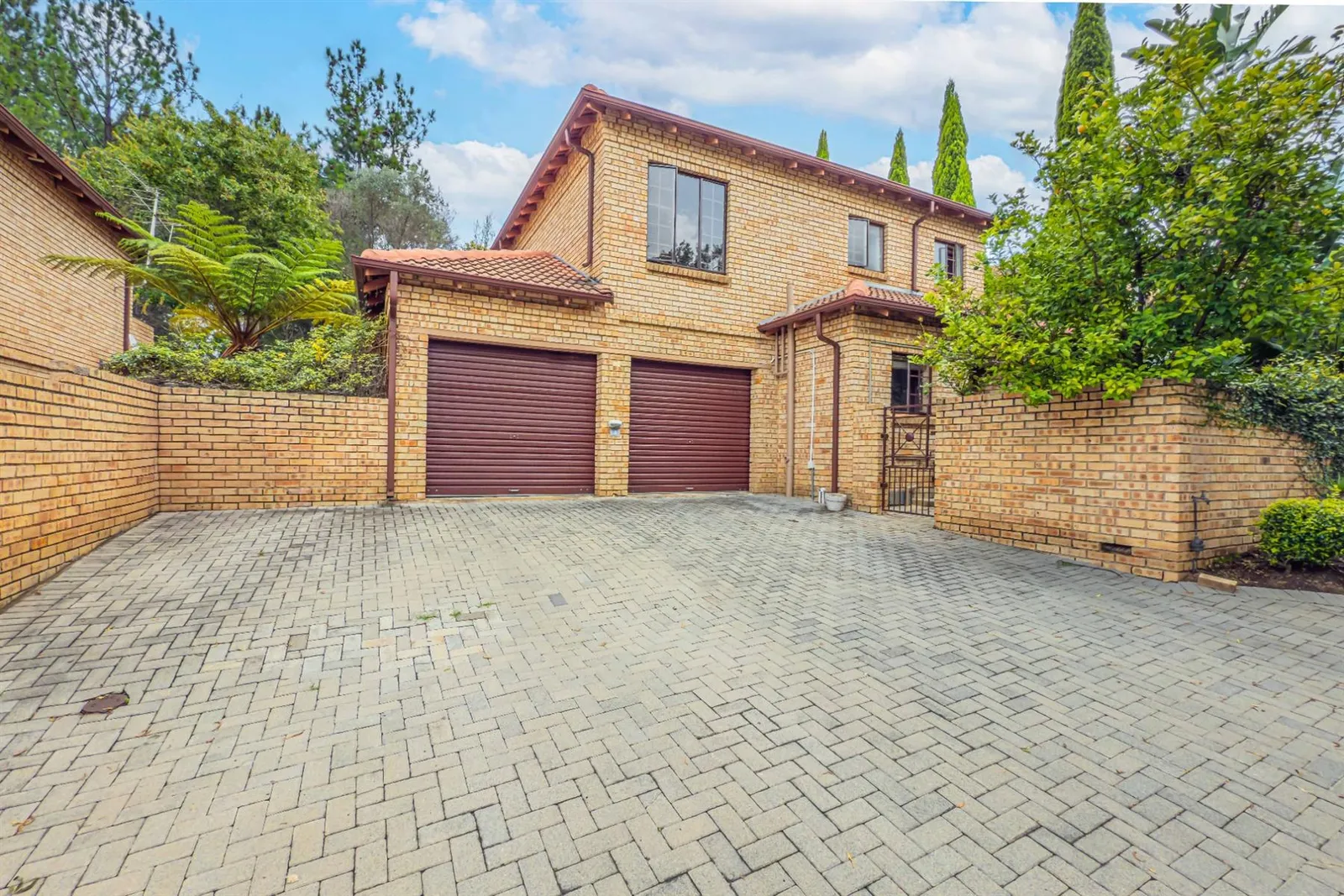 Townhouse in Craigavon, Sandton